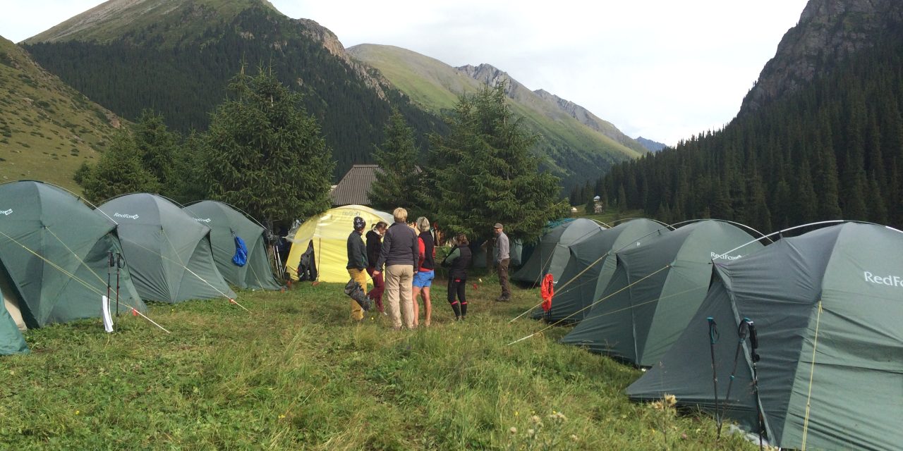 Atemberaubendes Kirgistan. Trekkingtour im Norden Tienschans